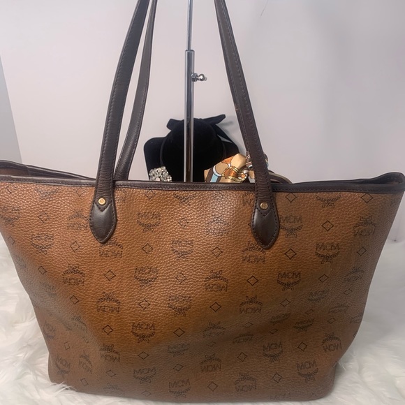 Authentic MCM Medium Tote - Picture 2 of 16